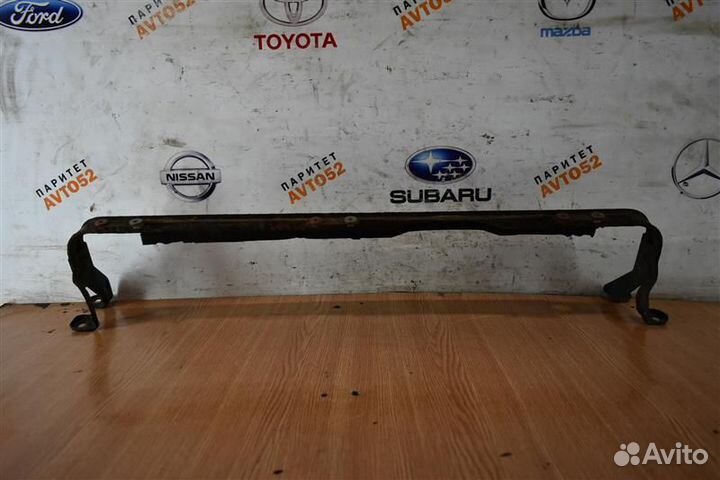 Крепеж радиатора Ford C-Max 1 поколение 1.8 бензин