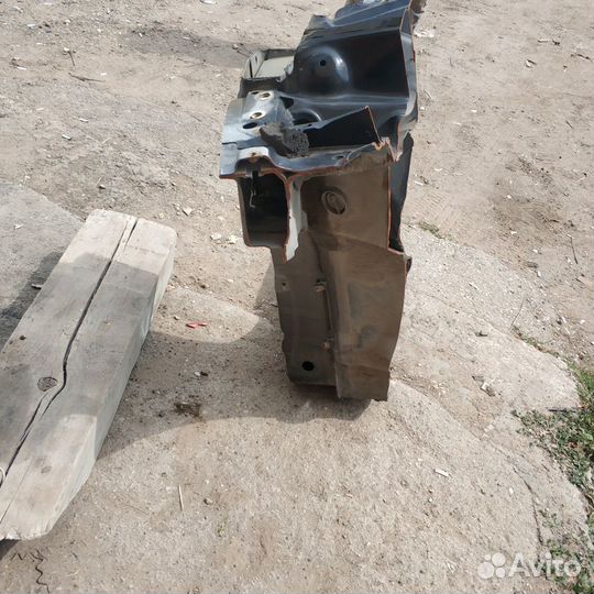 Правый порог Toyota avensis 2