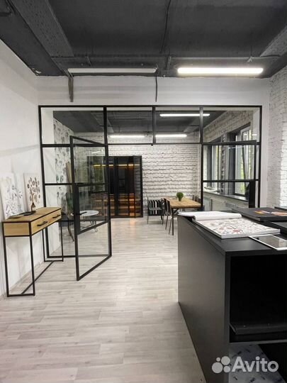 Офисные перегородки из металла и стекла