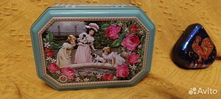 Жестяная коробочка