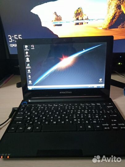 Нетбук emachines