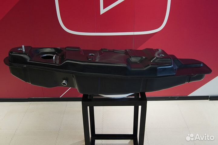 Бак Mitsubishi Pajero 3 из композита бензин