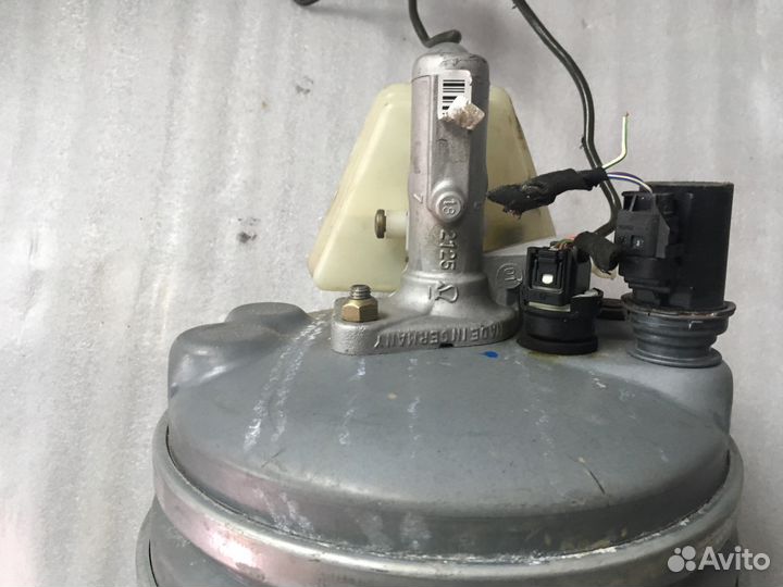 Главный тормозной цилиндр Mercedes W210