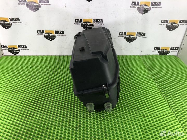 Корпус воздушного фильтра Mercedes-Benz C-class