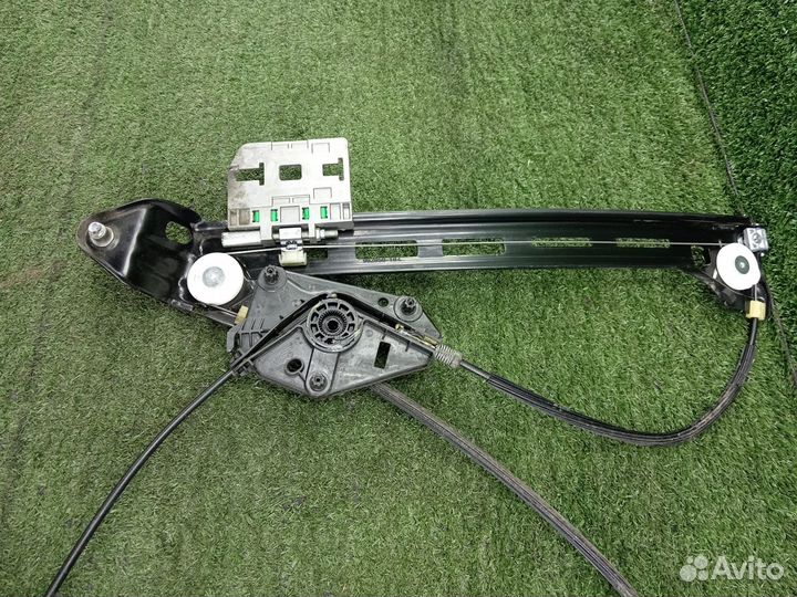 Стеклоподъемник передний правый Volkswagen Passat