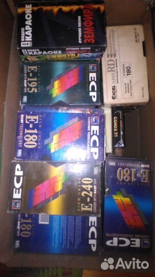 Видеокассеты б/у с классными фильмами и музыкой