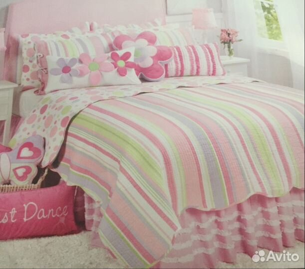 Набор покрывало, 3 подушки, юбка для кровати, все