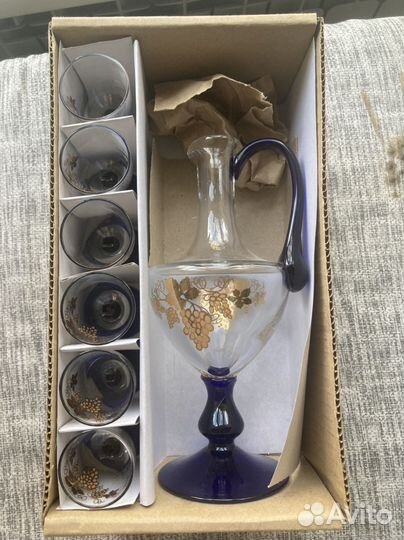 Графин с рюмками