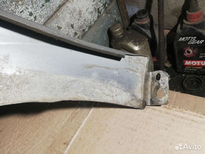 Крыло правое на Volkswagen Polo седан