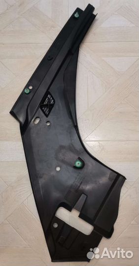 Audi Q7 4M кожух фары подкапотный левый
