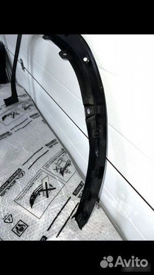 Накладка крыла задняя правая Lexus Rx 4