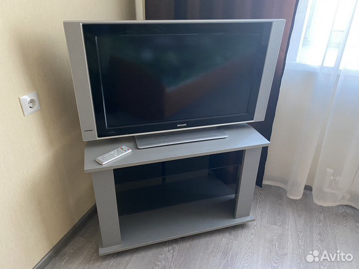 Телевизор Philips 80 см