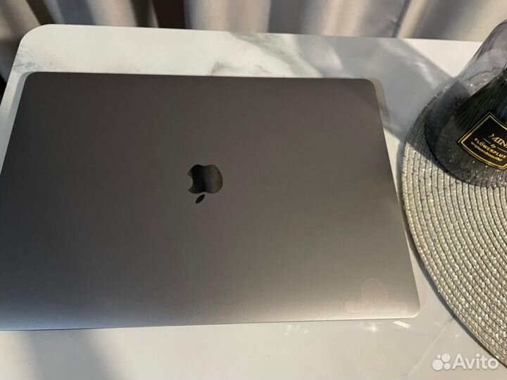 Apple MacBook Pro 15 2017 TR2 Touch Bar