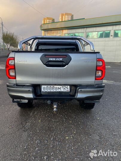 Продам автомобиль Toyota Hilux Arctic Trucks