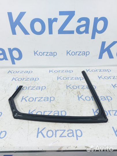 Уплотнитель стекла двери задний правый Kia K5 DL3
