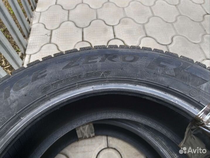 Pirelli Ice Zero FR 225/60 R17 103H