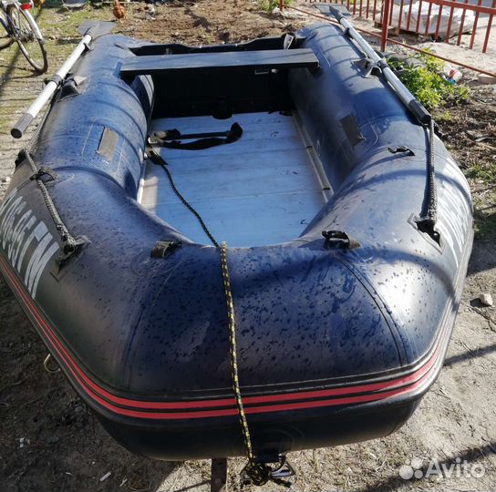 Лодка nissamaran