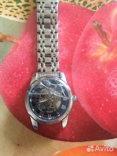 Часы Tevise