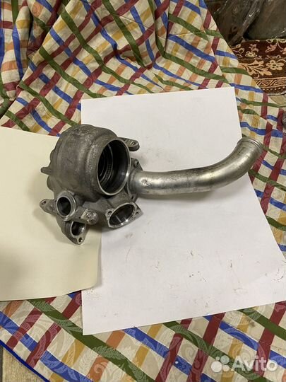 Корпус термостата Panamera 94810608002 94810636003