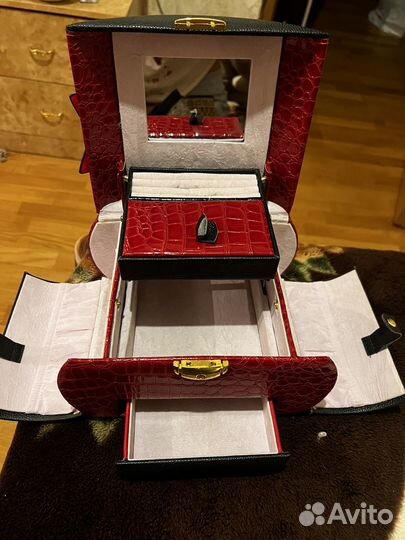 Шкатулка для украшений