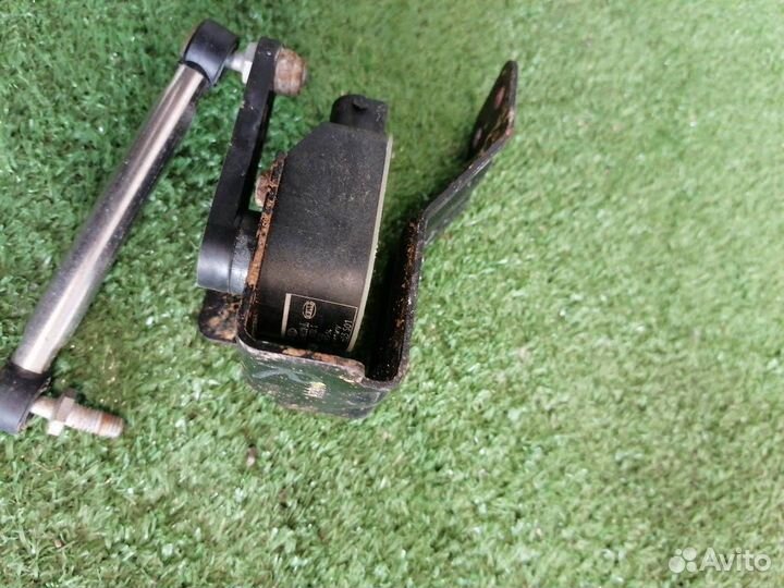 Датчик высоты подъема задний правый Hyundai Equus