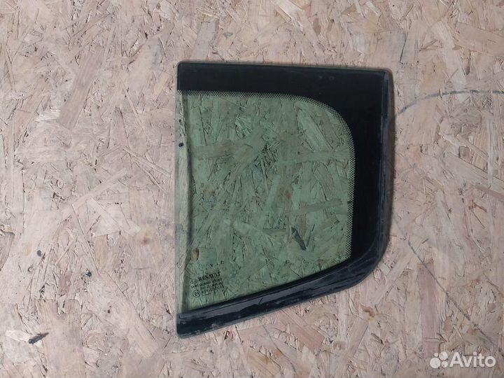 Стекло неподвижное форточка Renault Megane 3 08-15