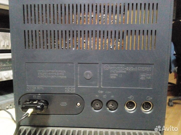 Кассетный магнитофон Комета 225 С-1