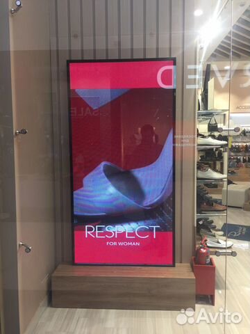 Видеоэкраны в окно или витрину