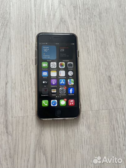 iPhone 8, 64 ГБ