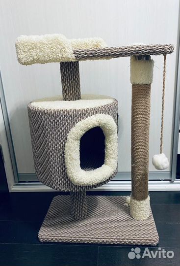 Домик для кошки с когтеточкой б/у