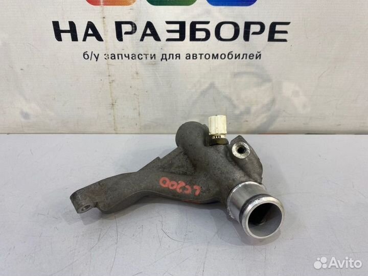 Фланец системы охлаждения Toyota Land Cruiser 200