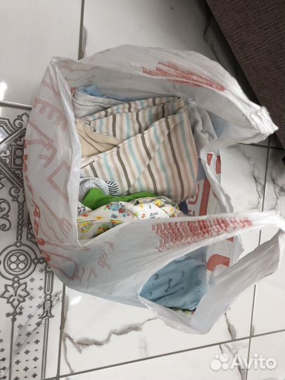 Продам пакет вещей от 0 -9 мес