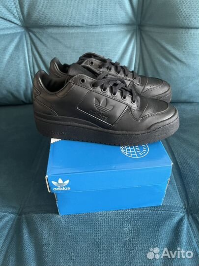 Оригинальные кроссовки forum bold W размер 7 US