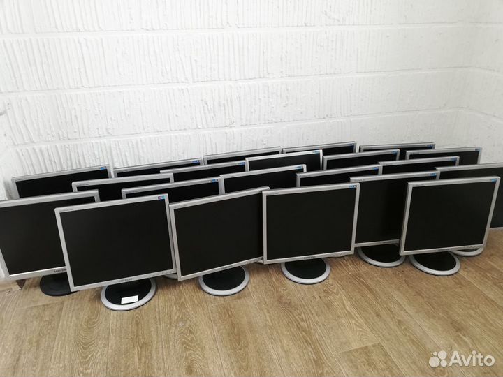 Монитор samsung SyncMaster 740N серебро 17дюймов