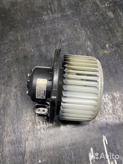 Моторчик печки Audi 4B1820021