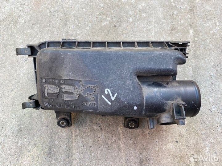 Корпус воздушного фильтра Toyota Vitz