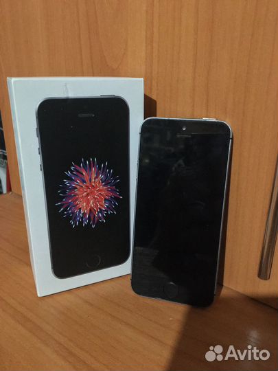 Продам iPhone se