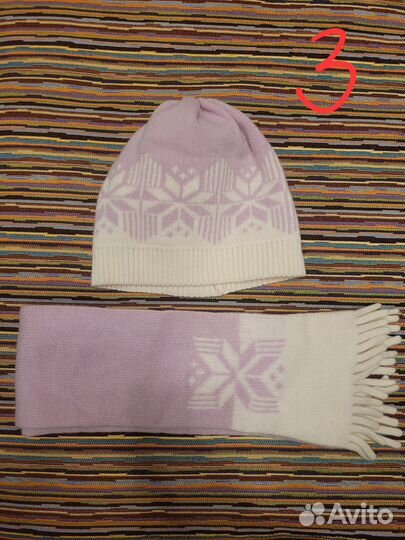 11 шапок (54-55-56 разм), 4 шарфа для девочки