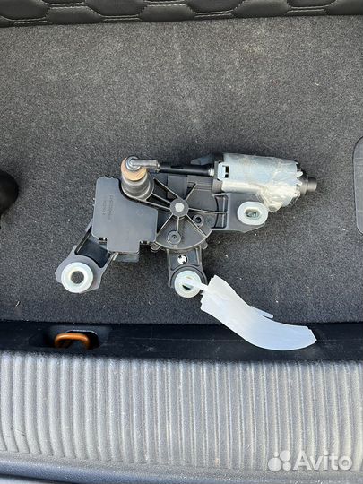 Мотор стелоочестителя крышки багажника Audi Q3