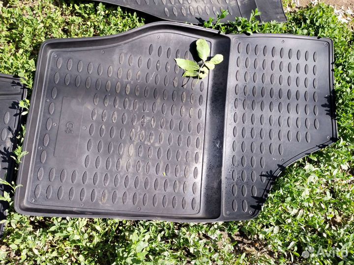 Автомобильные коврики резиновые