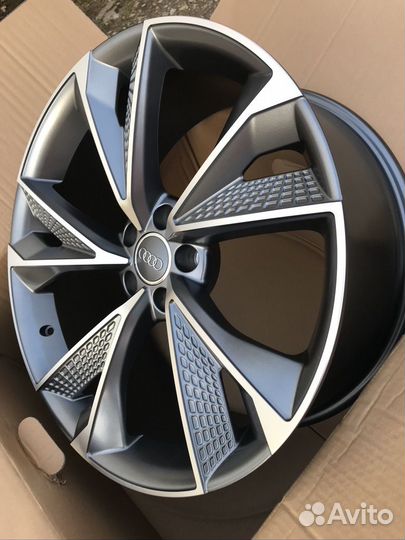 Диски на Audi Ауди Q7 R20