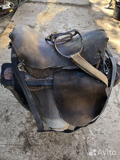 Седло, уздечки