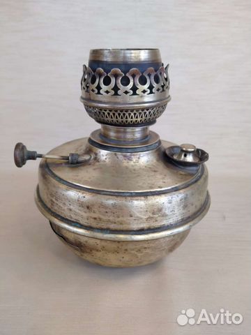 Старинная керосиновая лампа