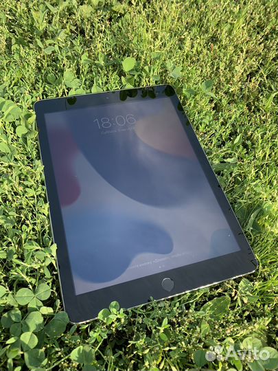 iPad 5 поколения 32 гб wi-fi отличный 2019 года