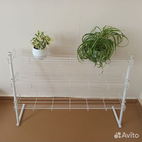 Стеллаж - полка металлическая для цветов