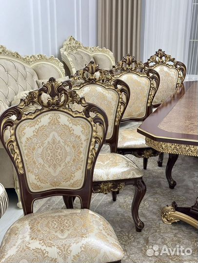 В наличии стол