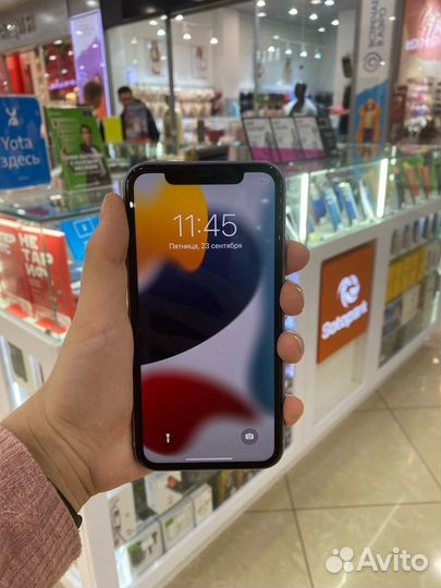 iPhone 11, 64 ГБ