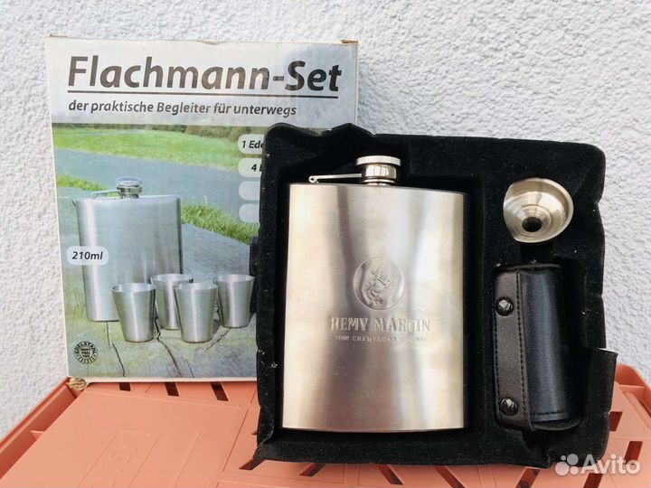 Набор фляга и стопки