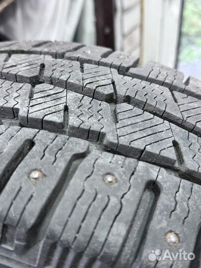 Michelin Agilis X-Ice North 215/60 R17