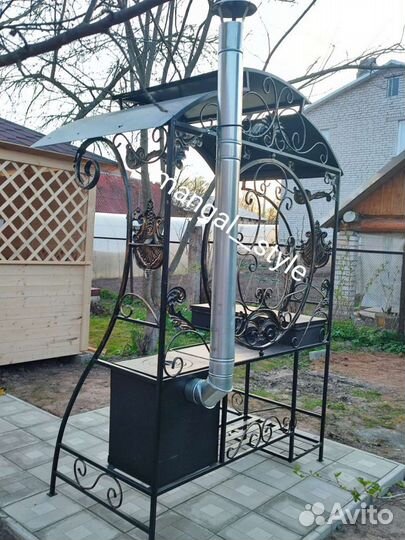 Мангал с крышей